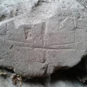 pétroglyphe ou pierre marquée (2)